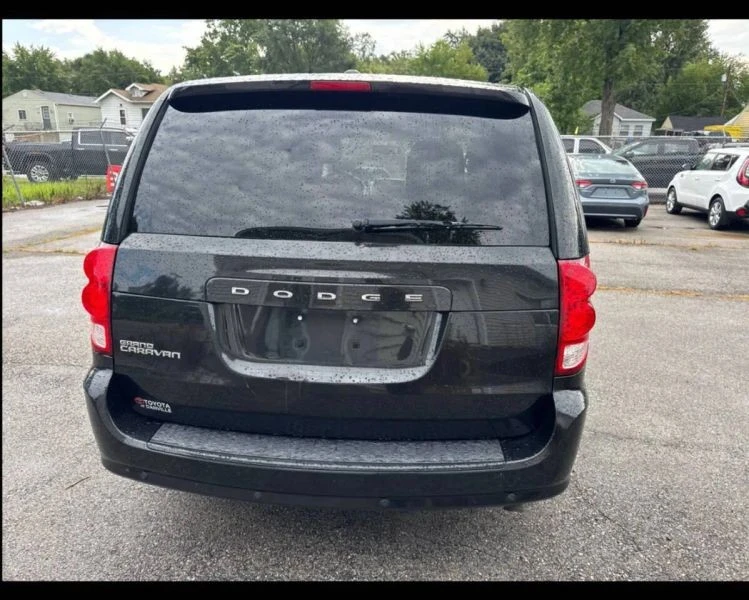 2015 Dodge Caravan - Image 8 of 12