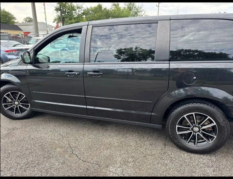 2015 Dodge Caravan - Image 10 of 12