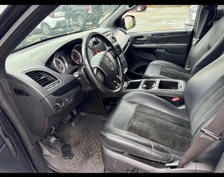 2015 Dodge Caravan - Image 11 of 12