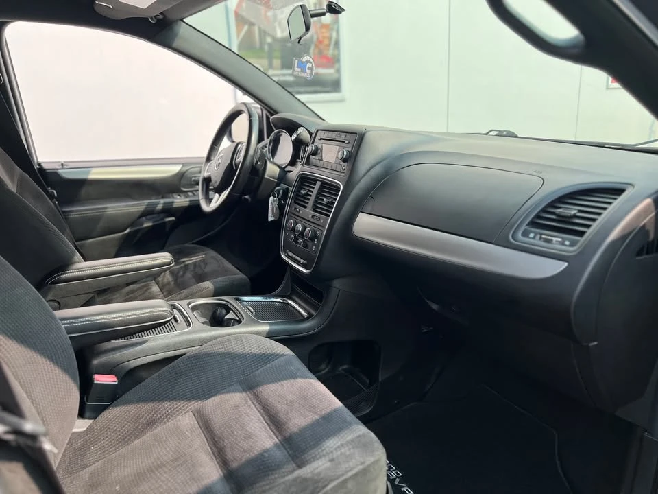 2015 Dodge Caravan - Image 19 of 19