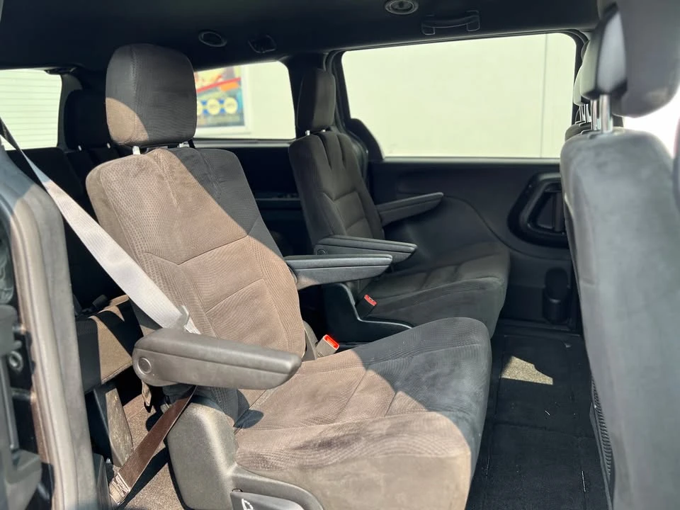 2015 Dodge Caravan - Image 18 of 19