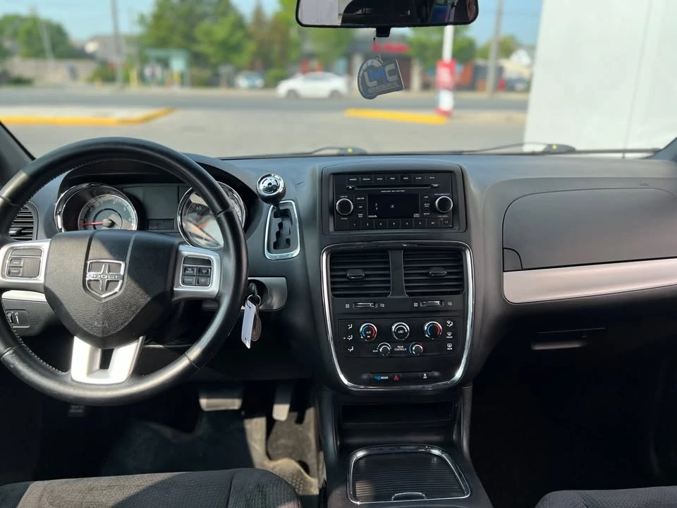 2015 Dodge Caravan - Image 14 of 19