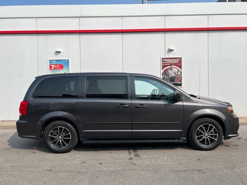 2015 Dodge Caravan - Image 6 of 19