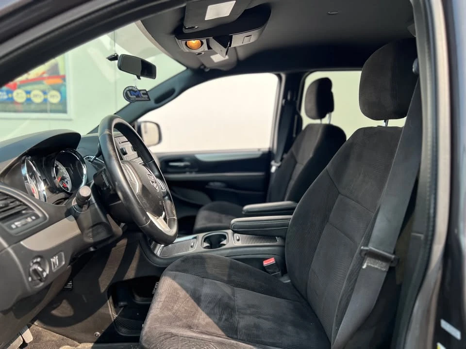 2015 Dodge Caravan - Image 11 of 19