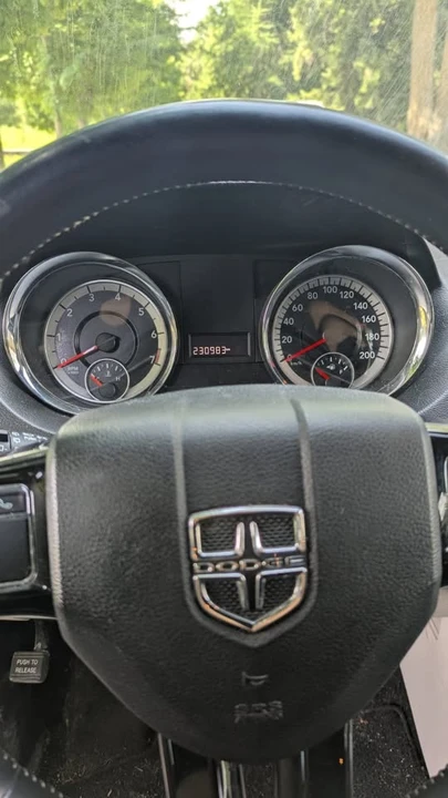 2015 Dodge Caravan - Image 7 of 12
