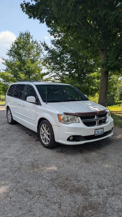 2015 Dodge Caravan - Image 2 of 12