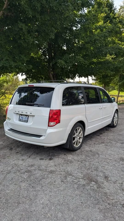 2015 Dodge Caravan - Image 5 of 12