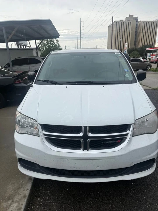 2015 Dodge Caravan - Image 2 of 6