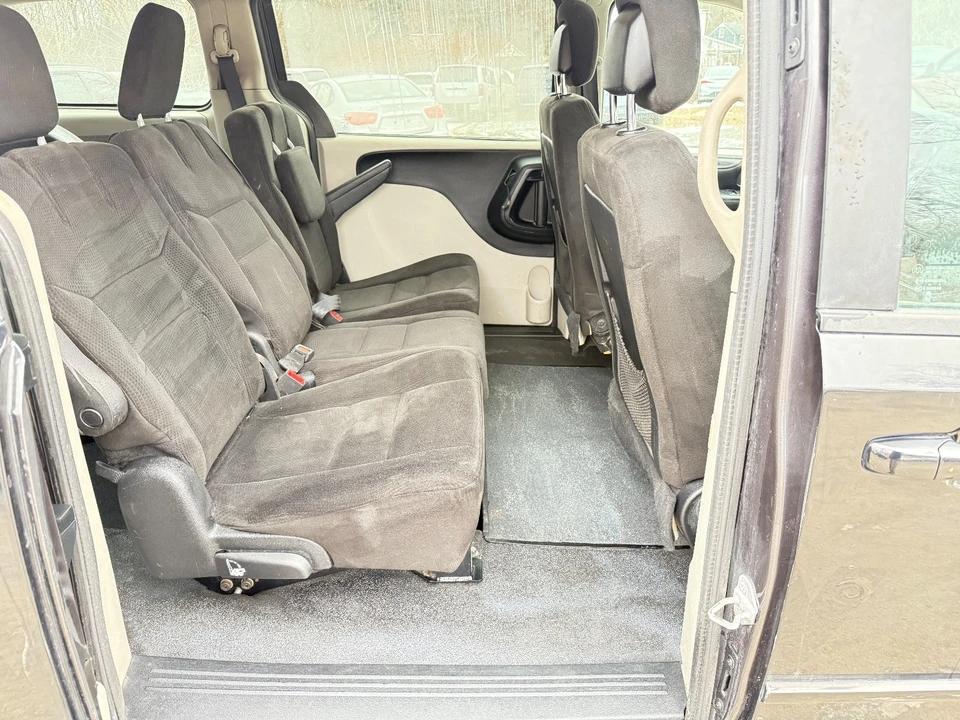 2015 Dodge Caravan - Image 17 of 21