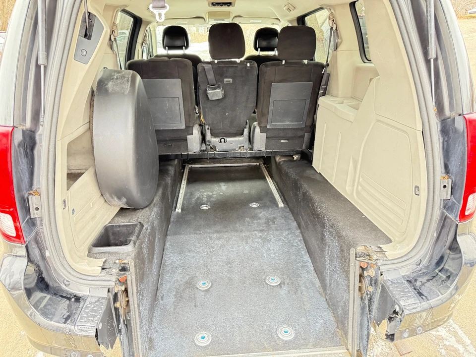 2015 Dodge Caravan - Image 20 of 21