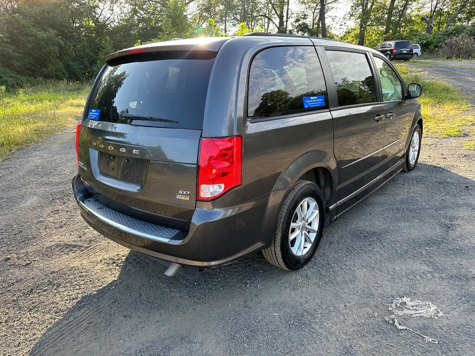 2015 Dodge Caravan - Image 6 of 21