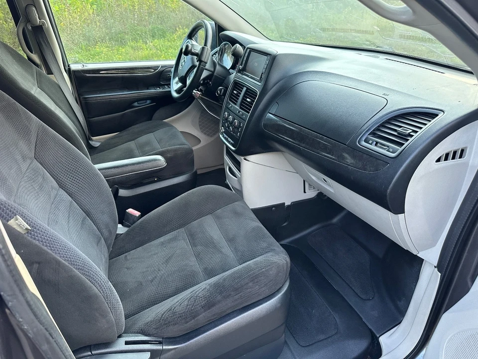 2015 Dodge Caravan - Image 11 of 21