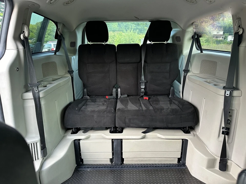 2015 Dodge Caravan - Image 19 of 21