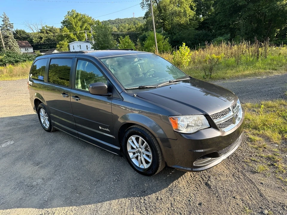 2015 Dodge Caravan - Image 8 of 21
