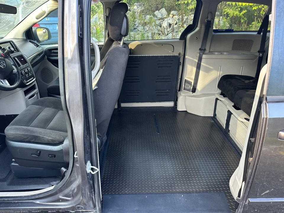 2015 Dodge Caravan - Image 21 of 21
