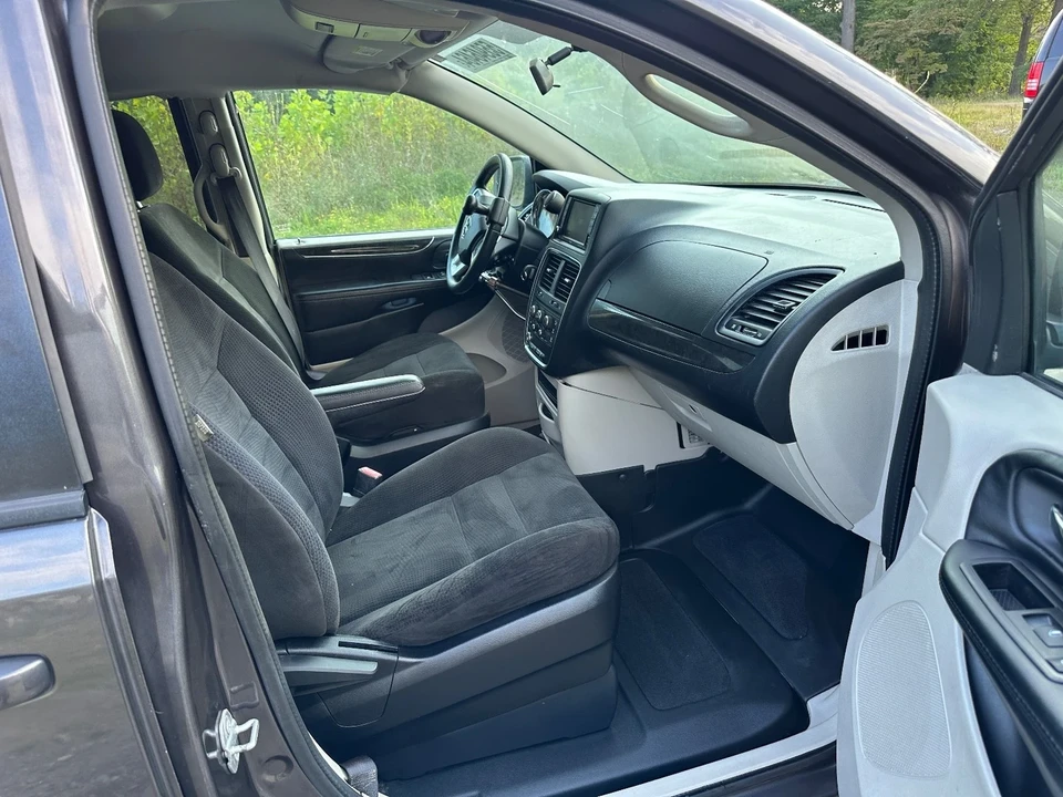 2015 Dodge Caravan - Image 12 of 21