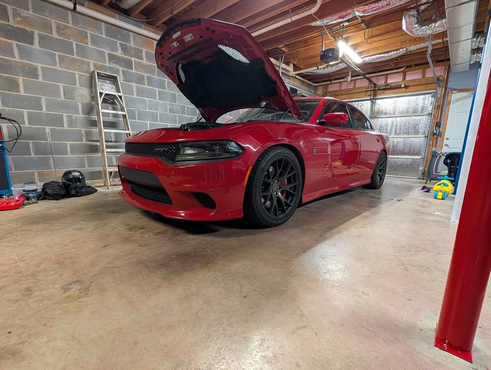 2015 Dodge Charger SRT Hellcat 7th Gen - Image 2 of 8