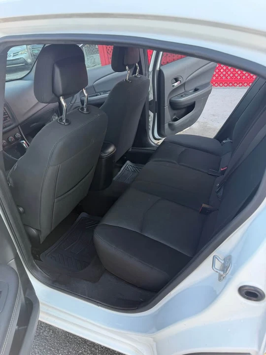 2015 Dodge Avenger Sedan - Image 6 of 20