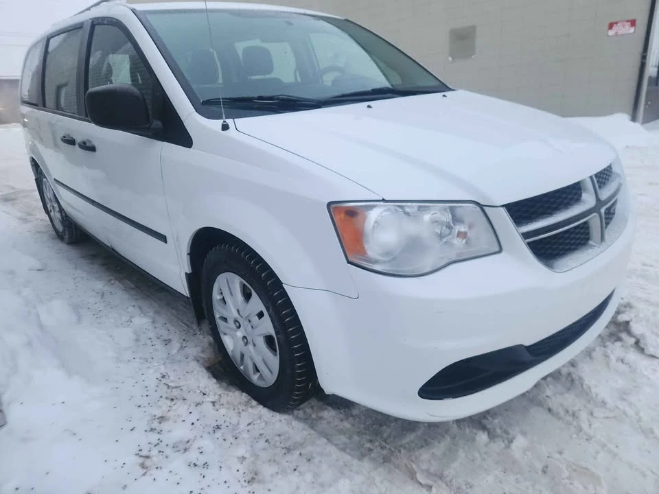 2015 Dodge Caravan - Image 4 of 10