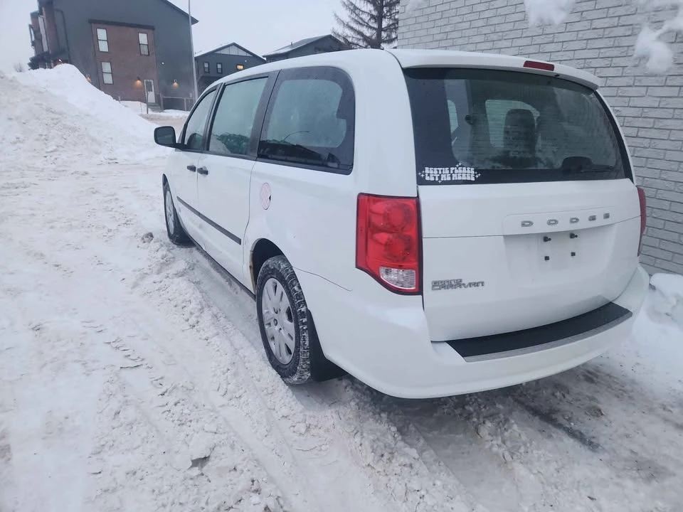2015 Dodge Caravan - Image 5 of 10