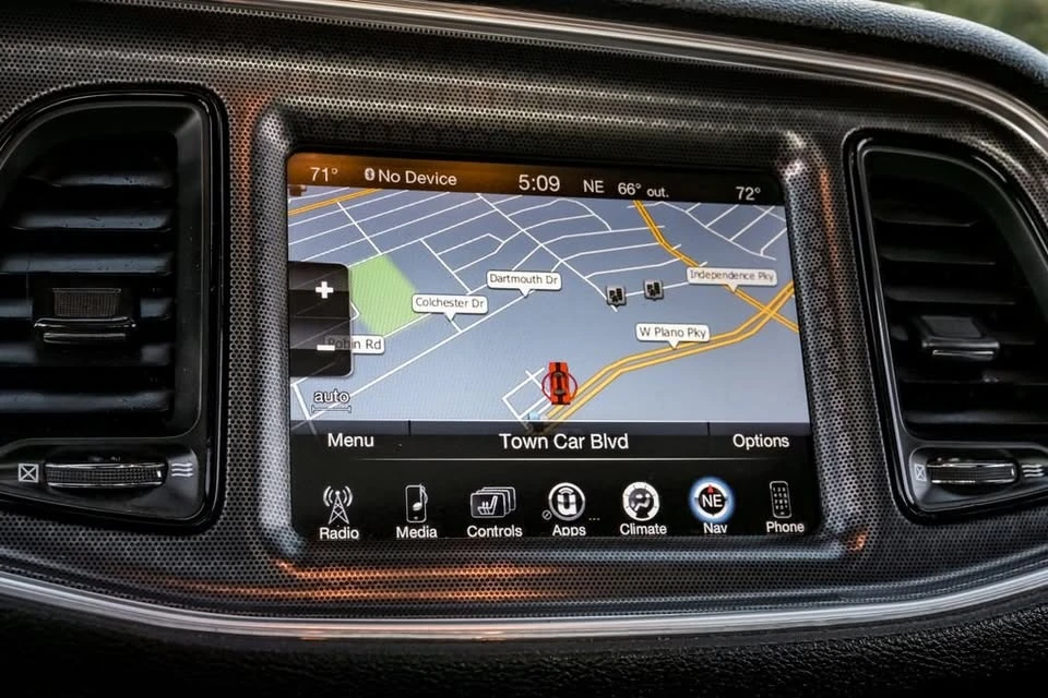 2015 Dodge Challenger 3rd Gen - Image 19 of 20