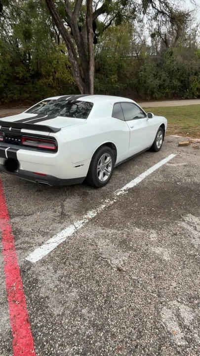 2015 Dodge Challenger 3rd Gen - Image 3 of 5