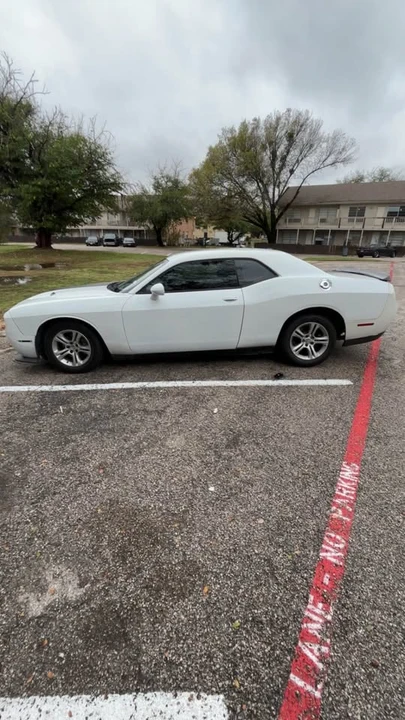 2015 Dodge Challenger 3rd Gen - Image 2 of 5
