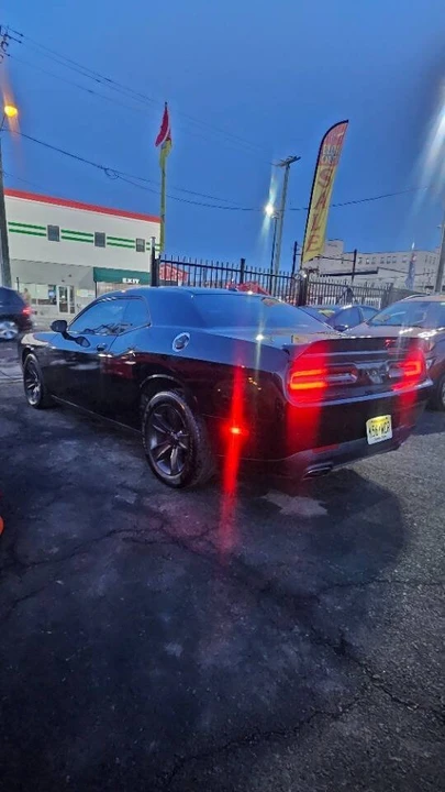 2015 Dodge Challenger 3rd Gen - Image 7 of 12