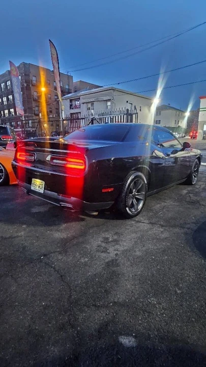 2015 Dodge Challenger 3rd Gen - Image 5 of 12