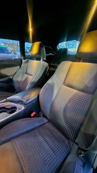 2015 Dodge Challenger 3rd Gen - Image 9 of 12