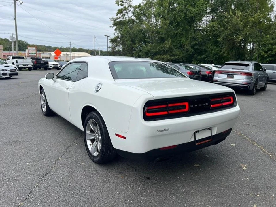 2015 Dodge Challenger 3rd Gen - Image 10 of 20