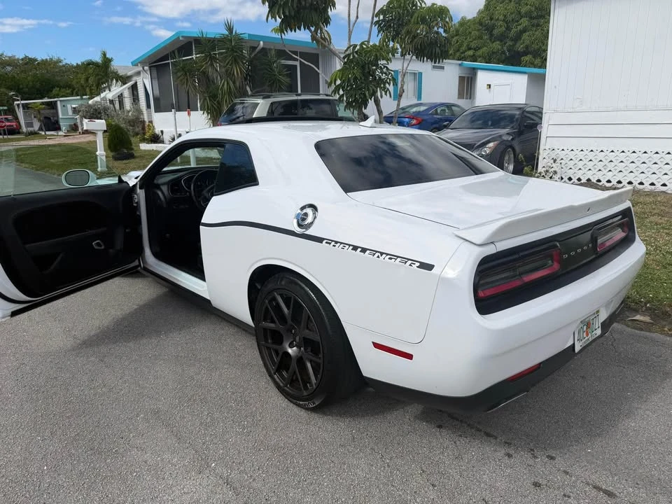 2015 Dodge Challenger 3rd Gen - Image 5 of 6