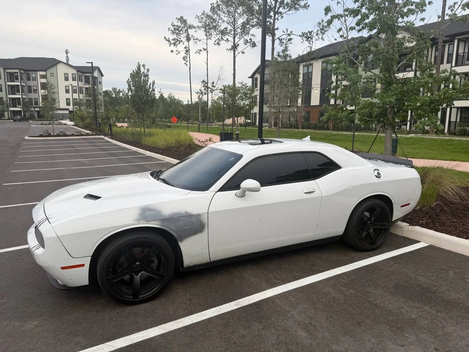 2015 Dodge Challenger 3rd Gen - Image 11 of 14
