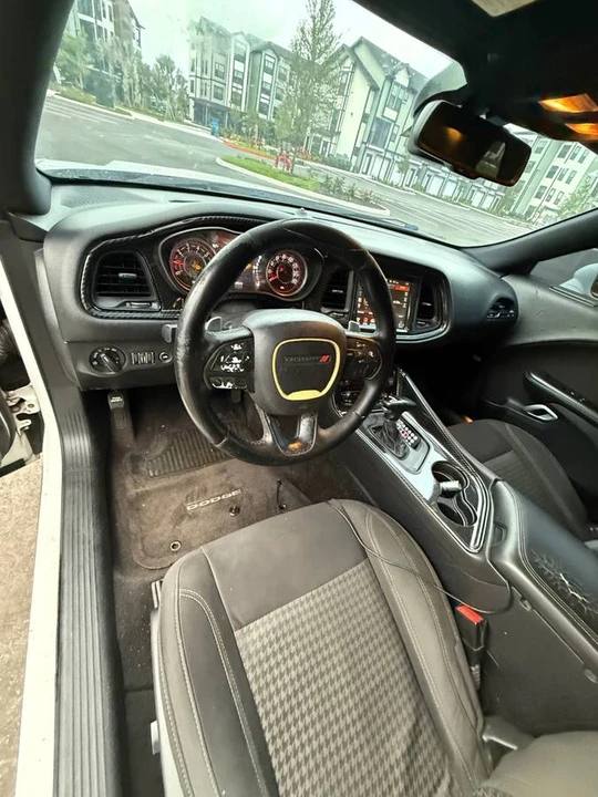 2015 Dodge Challenger 3rd Gen - Image 4 of 14