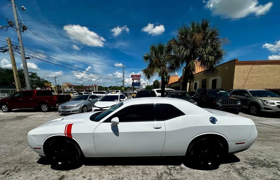 2015 Dodge Challenger 3rd Gen - Image 5 of 14