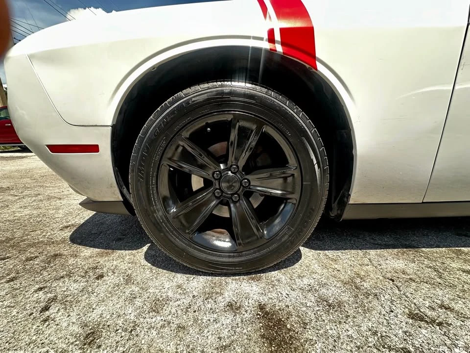 2015 Dodge Challenger 3rd Gen - Image 9 of 14
