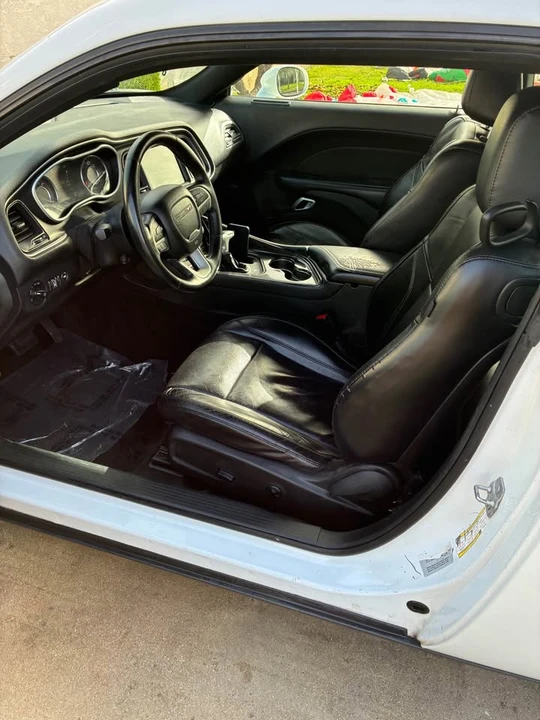 2015 Dodge Challenger 3rd Gen - Image 5 of 9