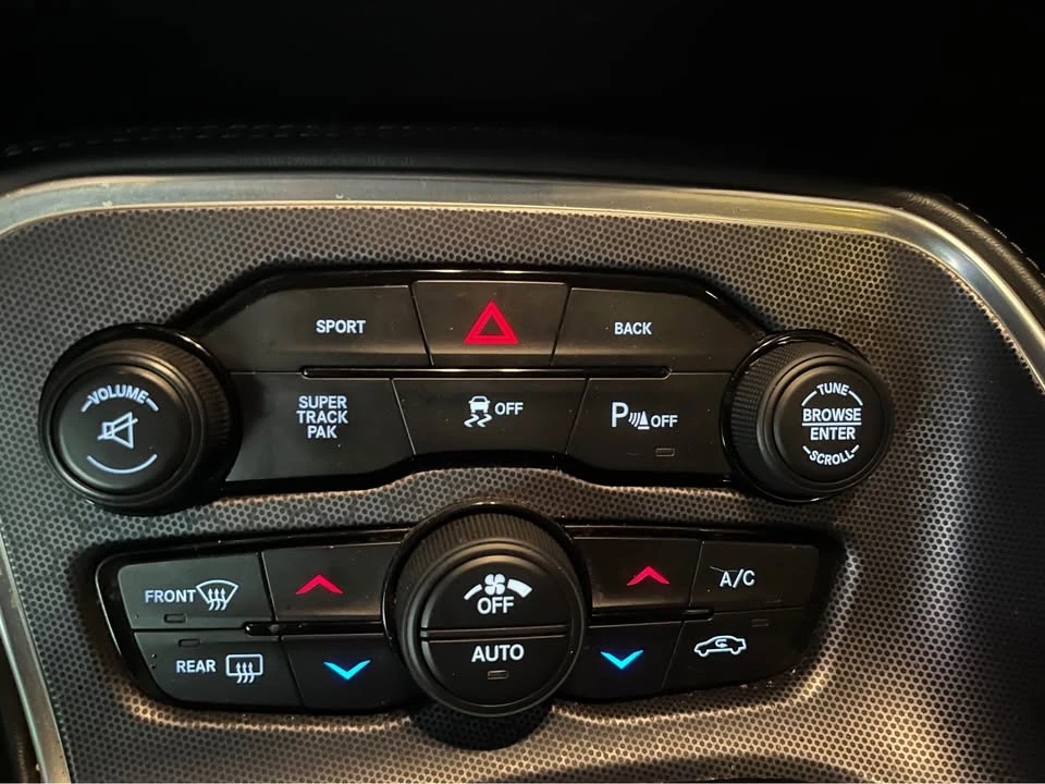 2015 Dodge Challenger 3rd Gen - Image 13 of 14