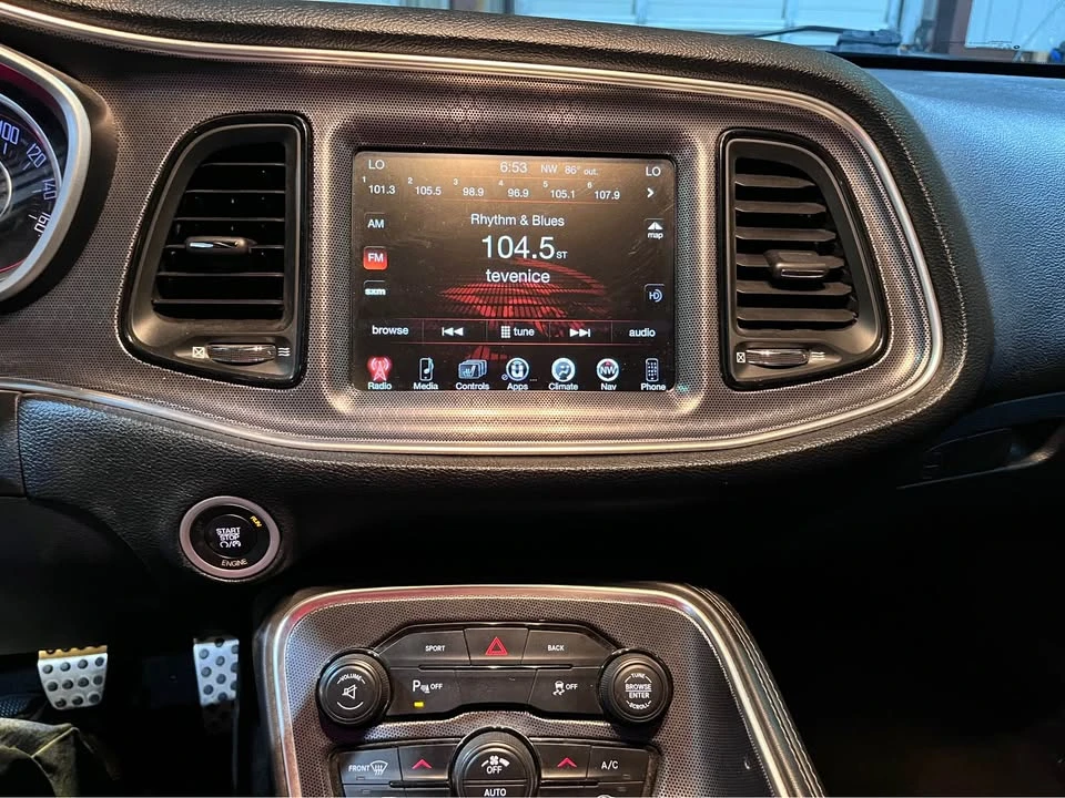 2015 Dodge Challenger 3rd Gen - Image 9 of 15