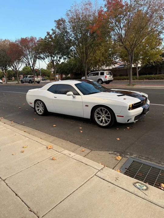 2015 Dodge Challenger 3rd Gen - Image 2 of 6