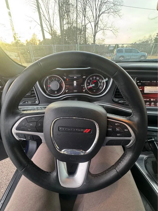 2015 Dodge Challenger 3rd Gen - Image 6 of 8