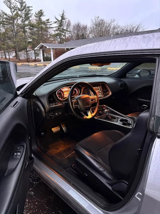 2015 Dodge Challenger SRT8 & 392 3rd Gen - Image 7 of 10