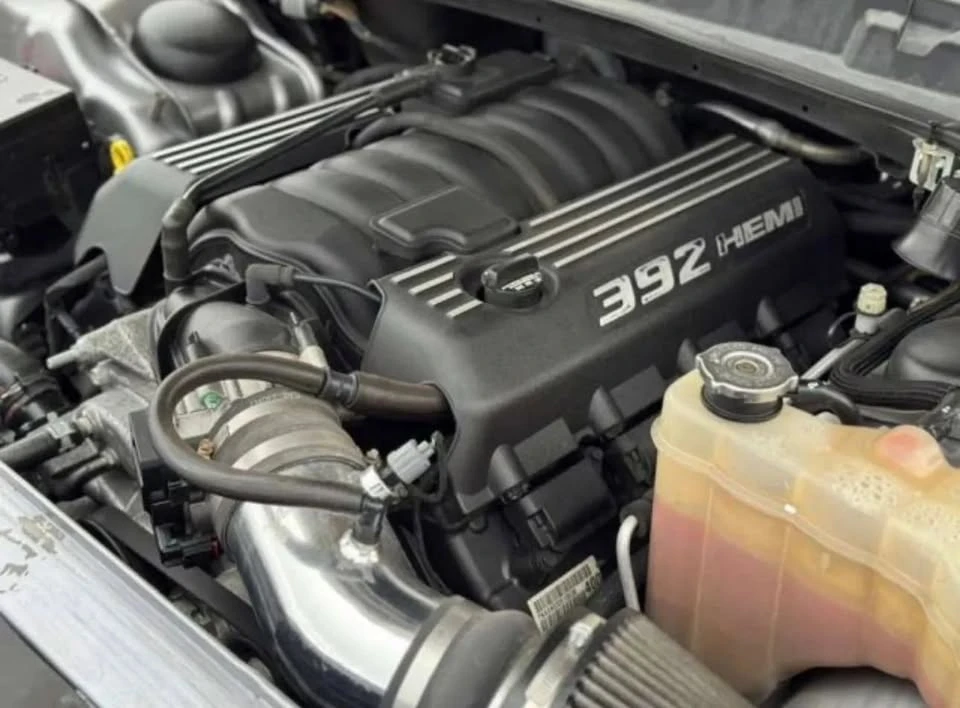 2015 Dodge Challenger SRT8 & 392 3rd Gen - Image 16 of 19