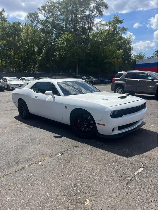 2015 Dodge Challenger SRT Hellcat 3rd Gen - Image 3 of 12