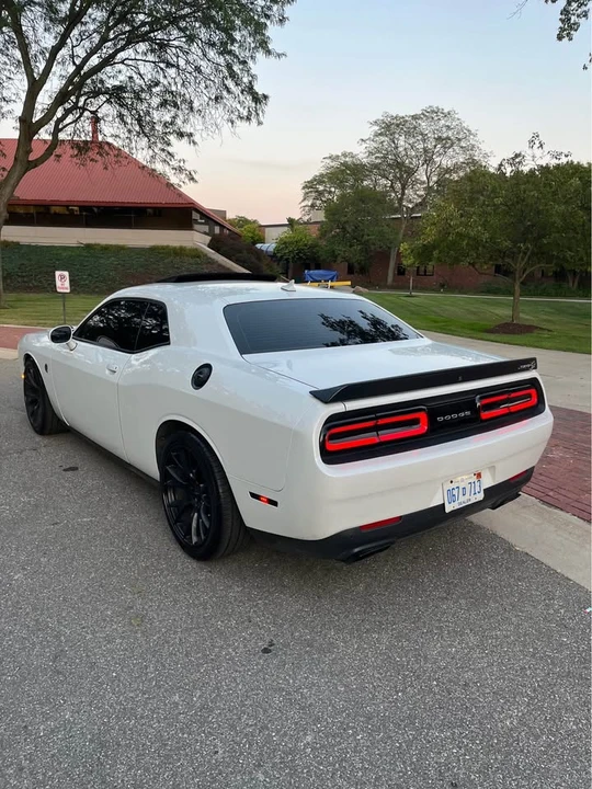 2015 Dodge Challenger SRT Hellcat 3rd Gen - Image 6 of 12