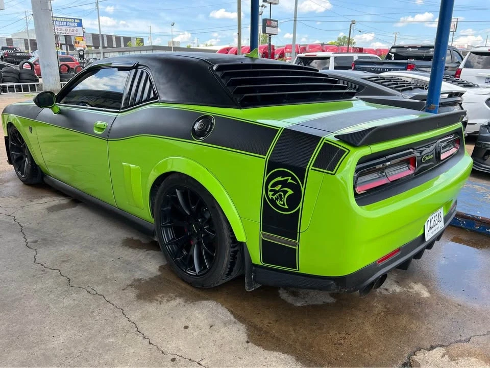 2015 Dodge Challenger SRT Hellcat 3rd Gen - Image 15 of 17