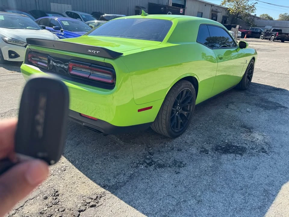 2015 Dodge Challenger SRT Hellcat 3rd Gen - Image 5 of 17