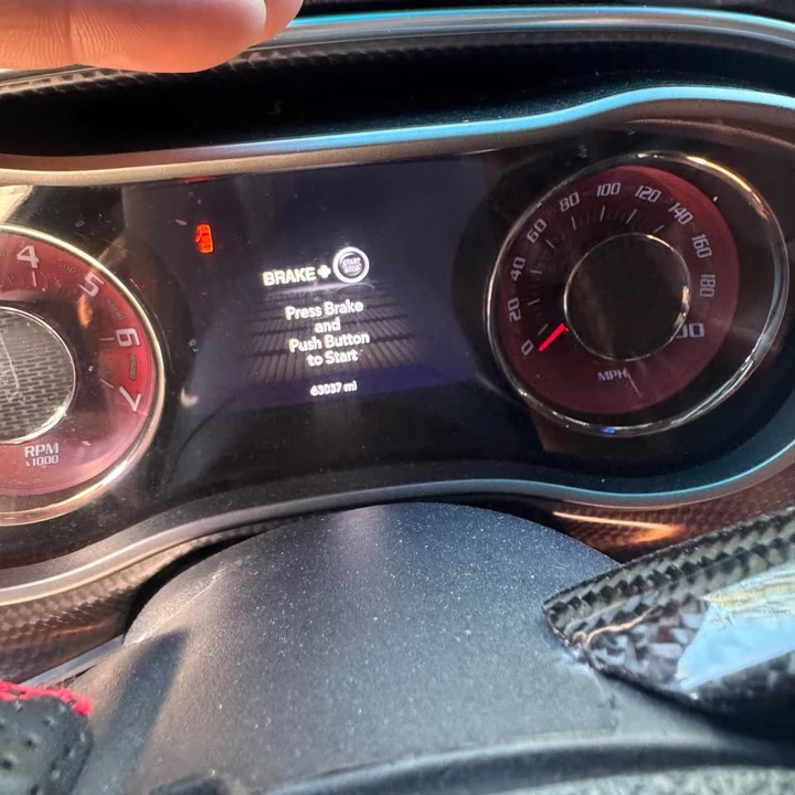 2015 Dodge Challenger SRT Hellcat 3rd Gen - Image 5 of 9