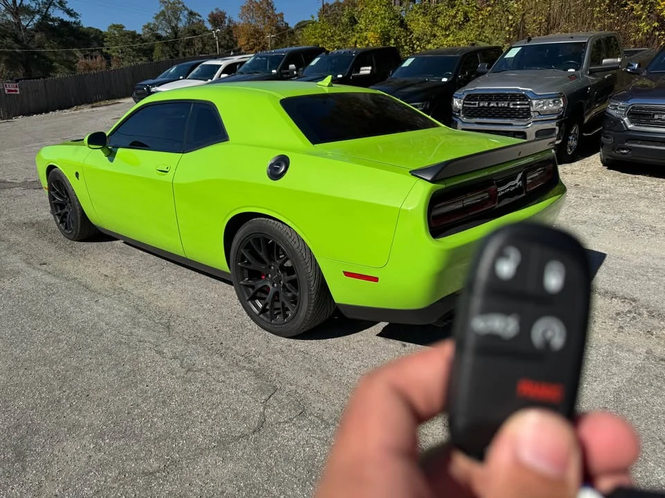 2015 Dodge Challenger SRT Hellcat 3rd Gen - Image 3 of 17