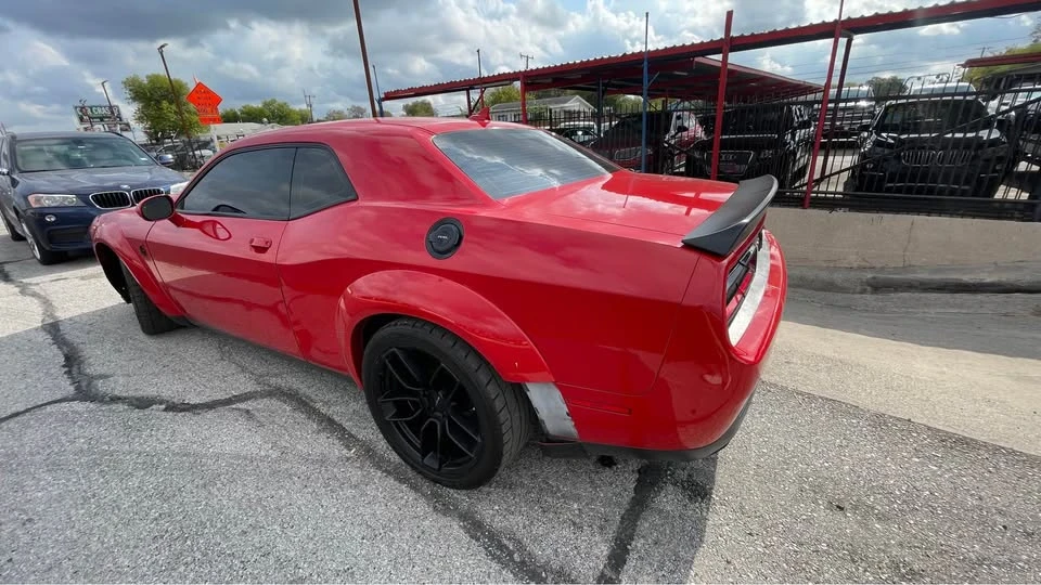2015 Dodge Challenger SRT Hellcat 3rd Gen - Image 5 of 9